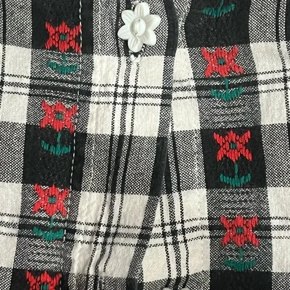 Cabin Creek Black & White Plaid Short-Sleeve Shirt with Red Accents - Picture 2 of 2